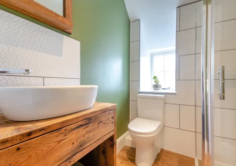 The en-suite shower room at Yr Hen Ysgubor, Sarn Meyllteyrn